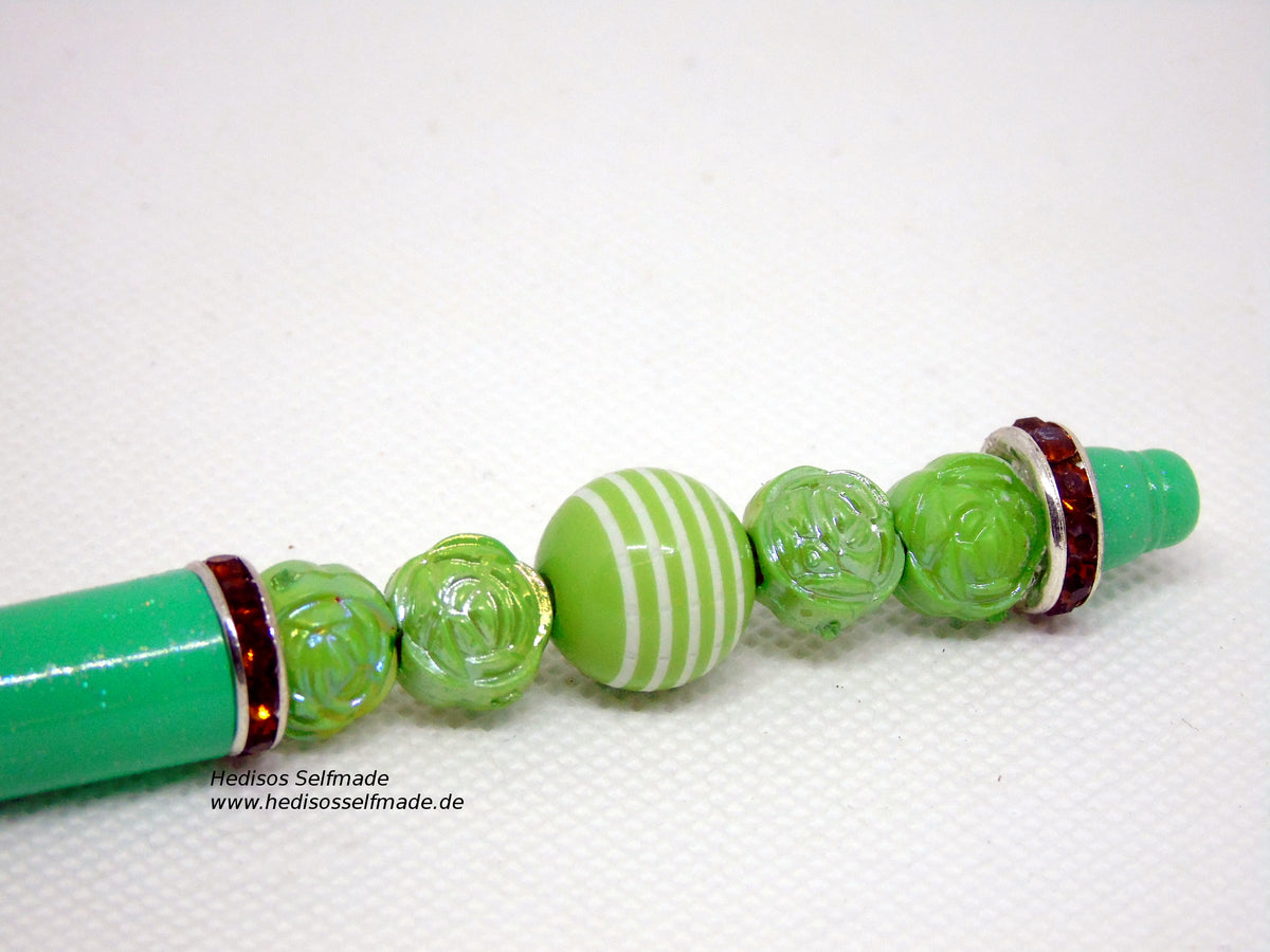 Kugelschreiber mit grüner Acrylperle und grünen Rosen mit