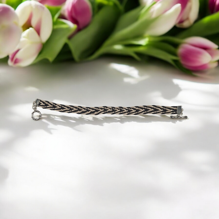 Stilvolles schwarz-weißes Lederarmband für Männer 24 cm