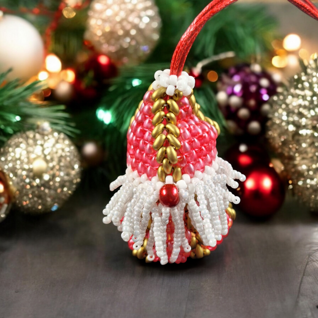 Entfesseln Sie Ihre Weihnachtsstimmung: Entdecken Sie 7 cm große Weihnachtswichtel mit befüllbaren Anhängern für einzigartige Geschenke!