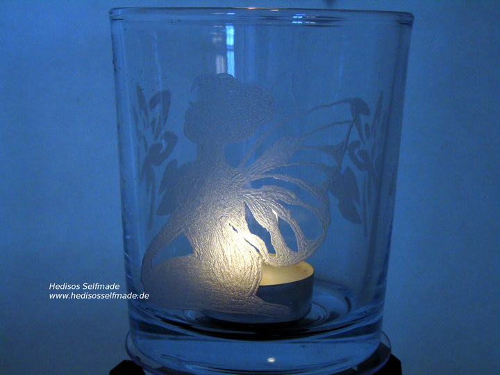 Windlicht "Elfe" mit #Elfe und #Blumenmotiven, #Handgravur