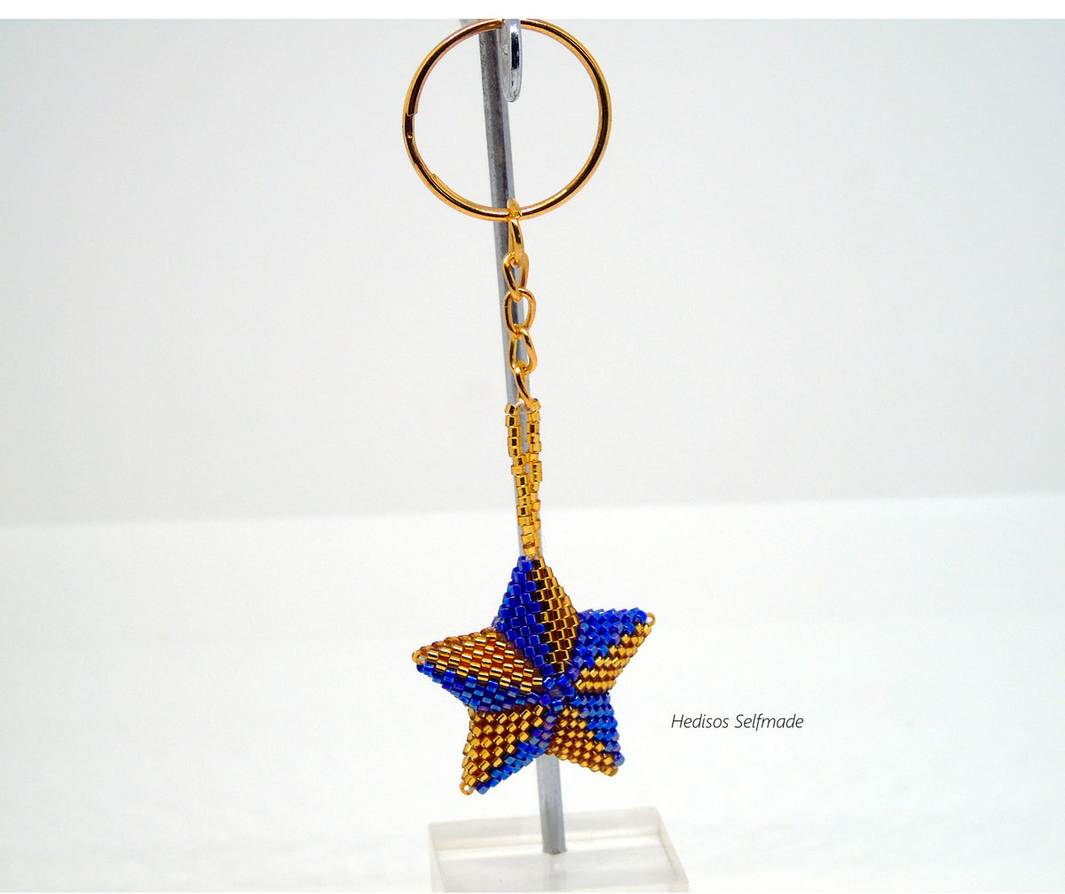 Schlüsselanhänger Stern Blau Gold – Taschenanhänger aus Perlen 4,5 cm