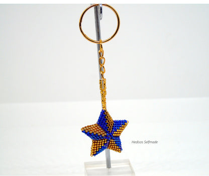 Schlüsselanhänger Stern Blau Gold – Taschenanhänger aus Perlen 4,5 cm