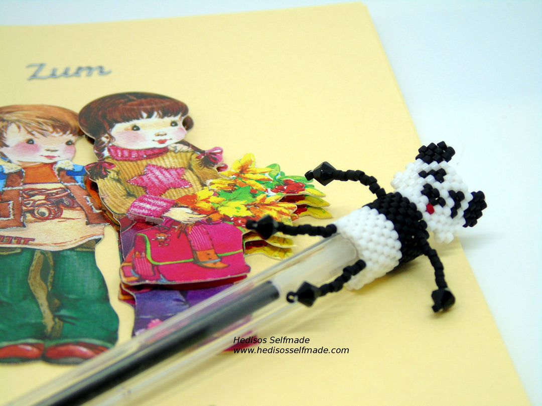 Pen Topper Panda – Stiftaufsatz aus Perlen gefädelt 3 cm