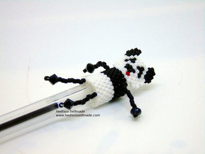 Pen Topper Panda – Stiftaufsatz aus Perlen gefädelt 3 cm