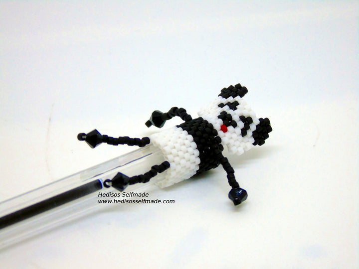 Pen Topper Panda – Stiftaufsatz aus Perlen gefädelt 3 cm