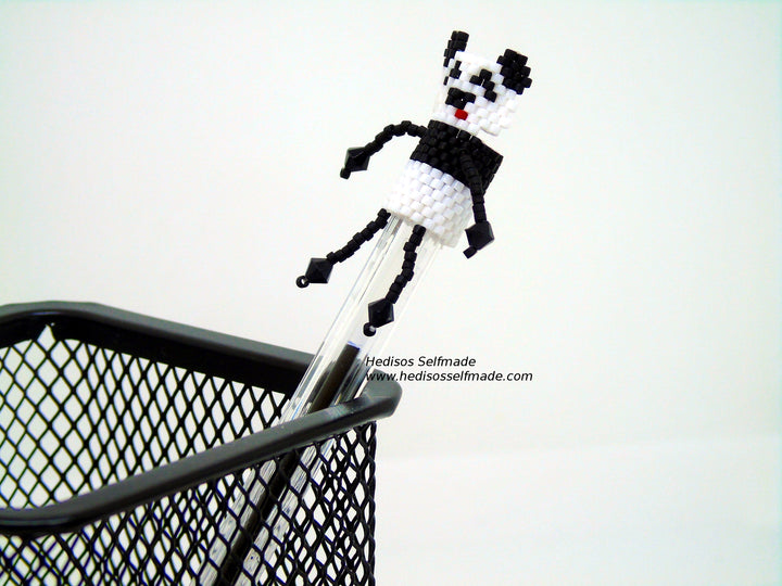 Pen Topper Panda – Stiftaufsatz aus Perlen gefädelt 3 cm