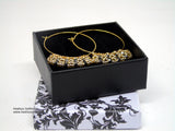 Ohrringe #Creolen aus godfarbenen #Miyuki #Rocaille und schwarzen #Swarovski in Netztechnik gefädelt
