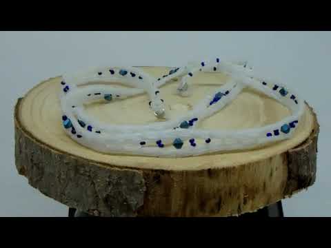 edle Brillenkette weiß-blau aus Stiftperlen, Miyuki Rocailles und Glasschliff-Biconen 67 cm